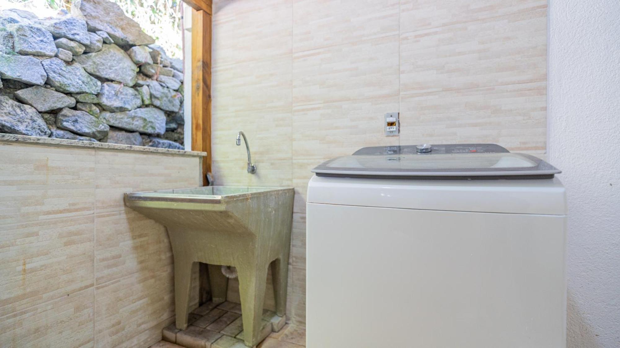 Villa Residencial Com Piscina Possui Jacuzzi Aquecida Com Hidromassagem Bombinhas Exterior foto