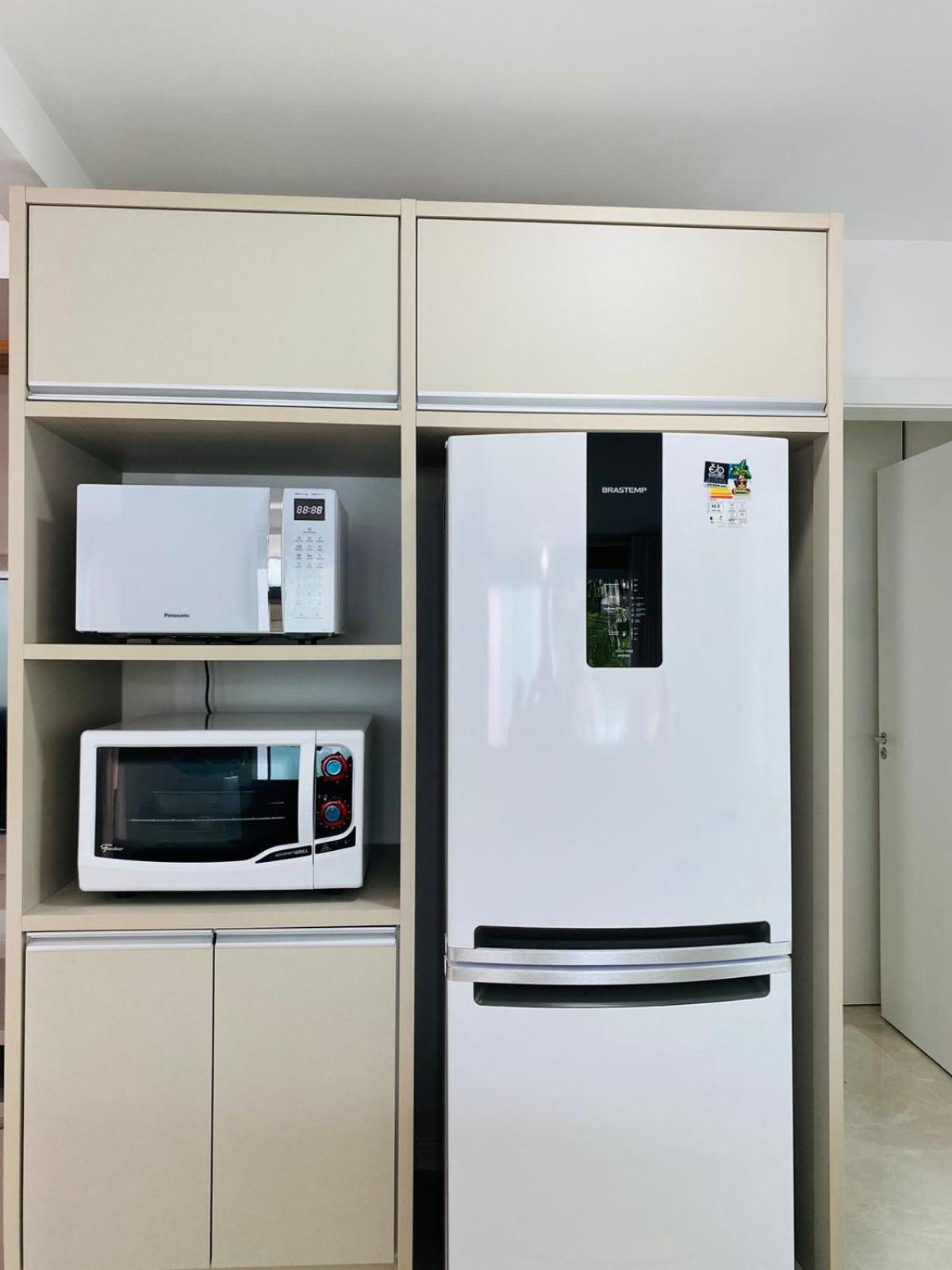 Villa Residencial Com Piscina Possui Jacuzzi Aquecida Com Hidromassagem Bombinhas Exterior foto